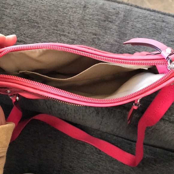 Pink coach purse - Picture 4 of 4